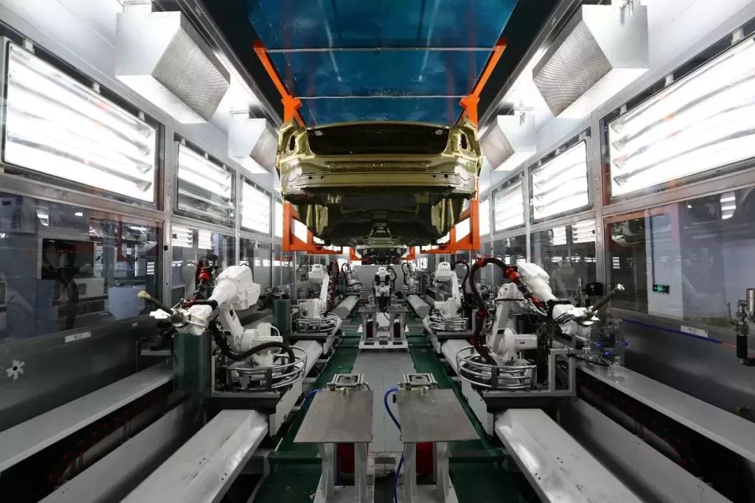 200多台机器人，4000多个精确焊点，走进沃尔沃全球标杆工厂(图5)